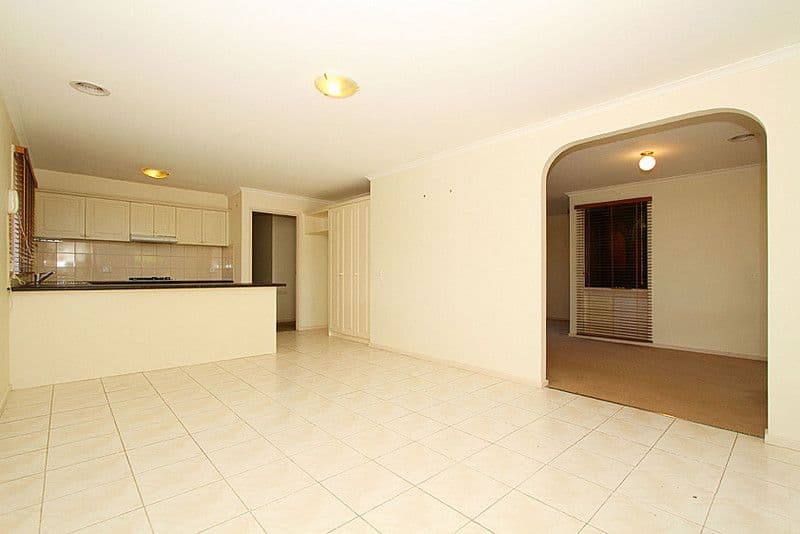 23 Chestnut Road, MILL PARK VIC 3082, Mill Park - Thumbnail 3
