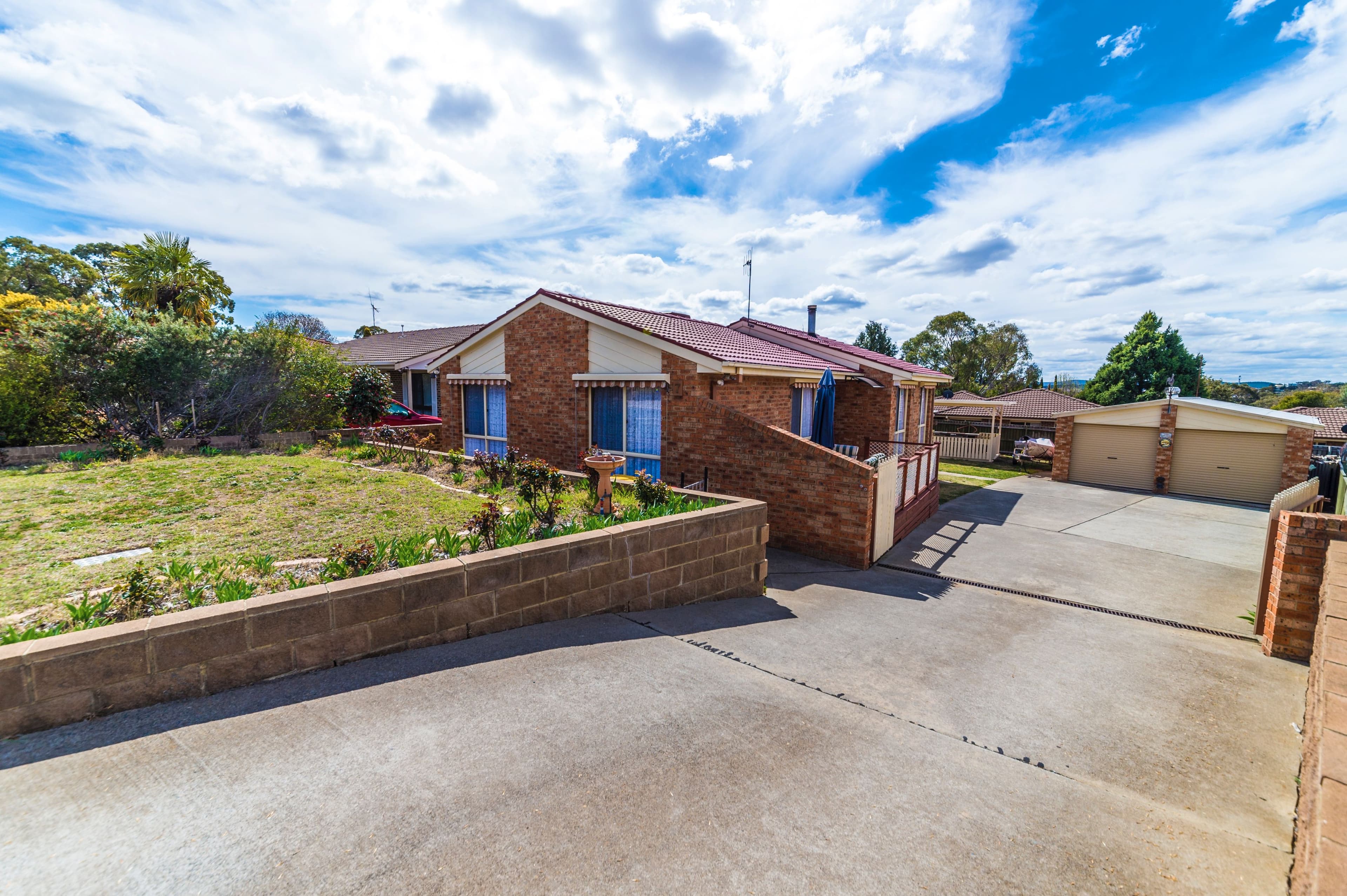 7 Garrong Avenue, Queanbeyan NSW 2620, Queanbeyan - Image 1