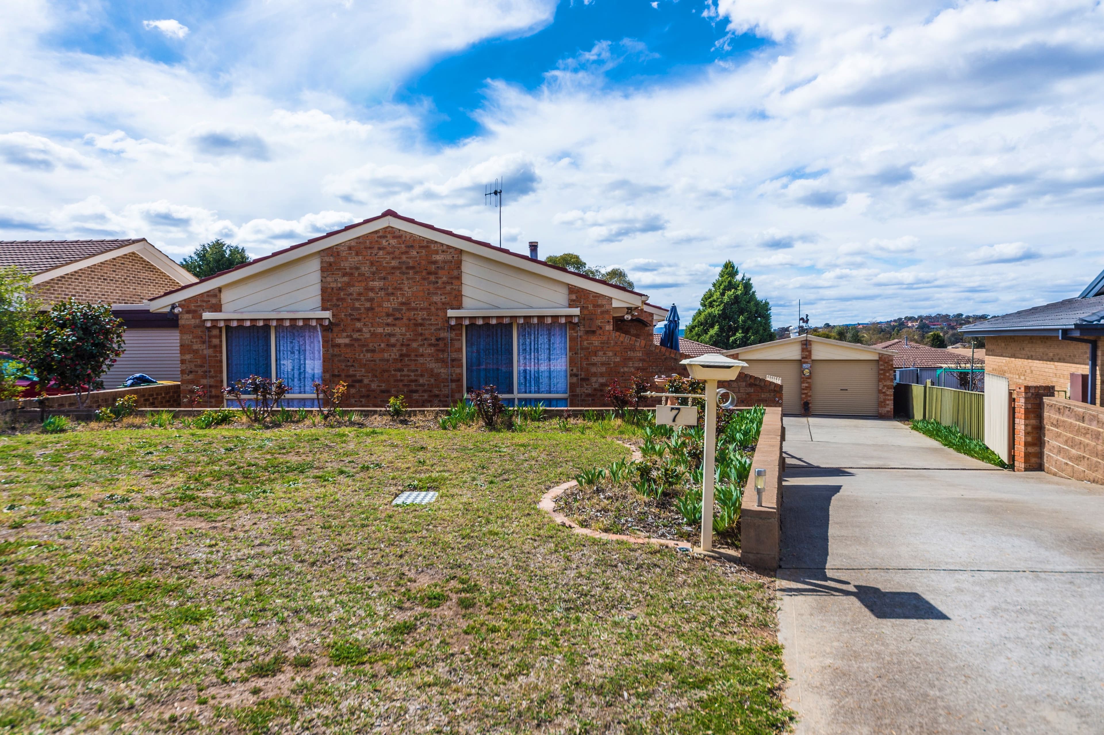 7 Garrong Avenue, Queanbeyan NSW 2620, Queanbeyan - Thumbnail 2