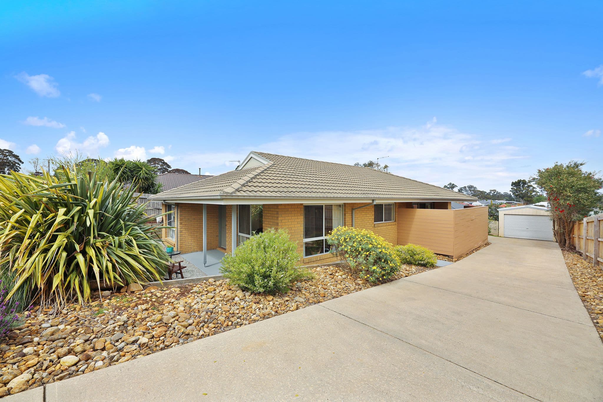15 Hatfield Drive, Drouin VIC 3818, Drouin - Image 1