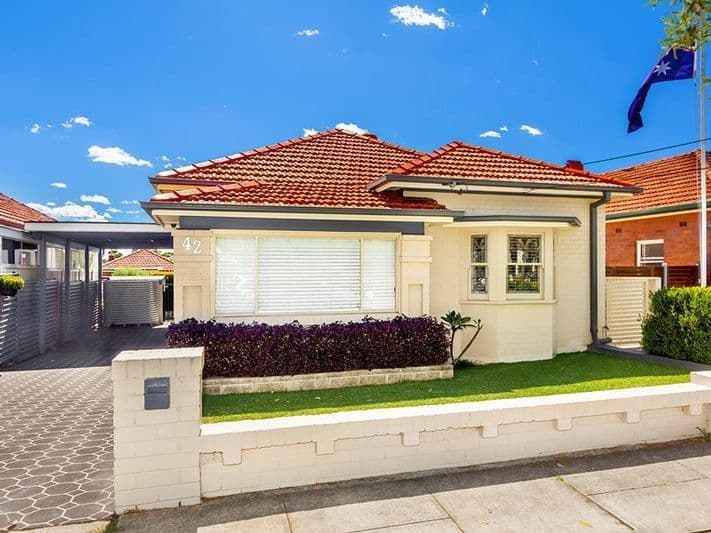 42 Arthur Street, Rodd Point - Image 1