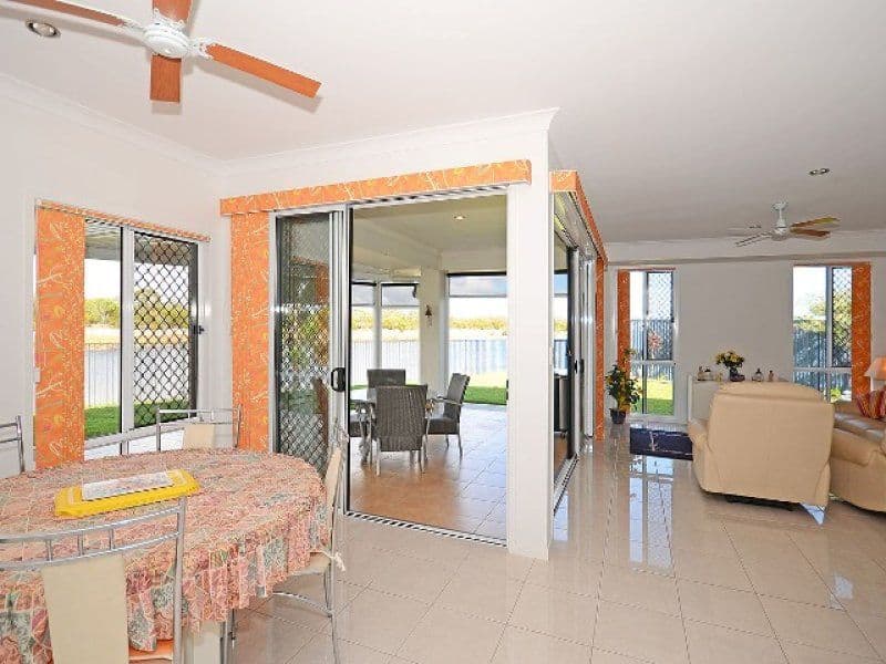 4 Honey Myrtle Close, BURRUM HEADS QLD 4659, Burrum Heads - Thumbnail 2