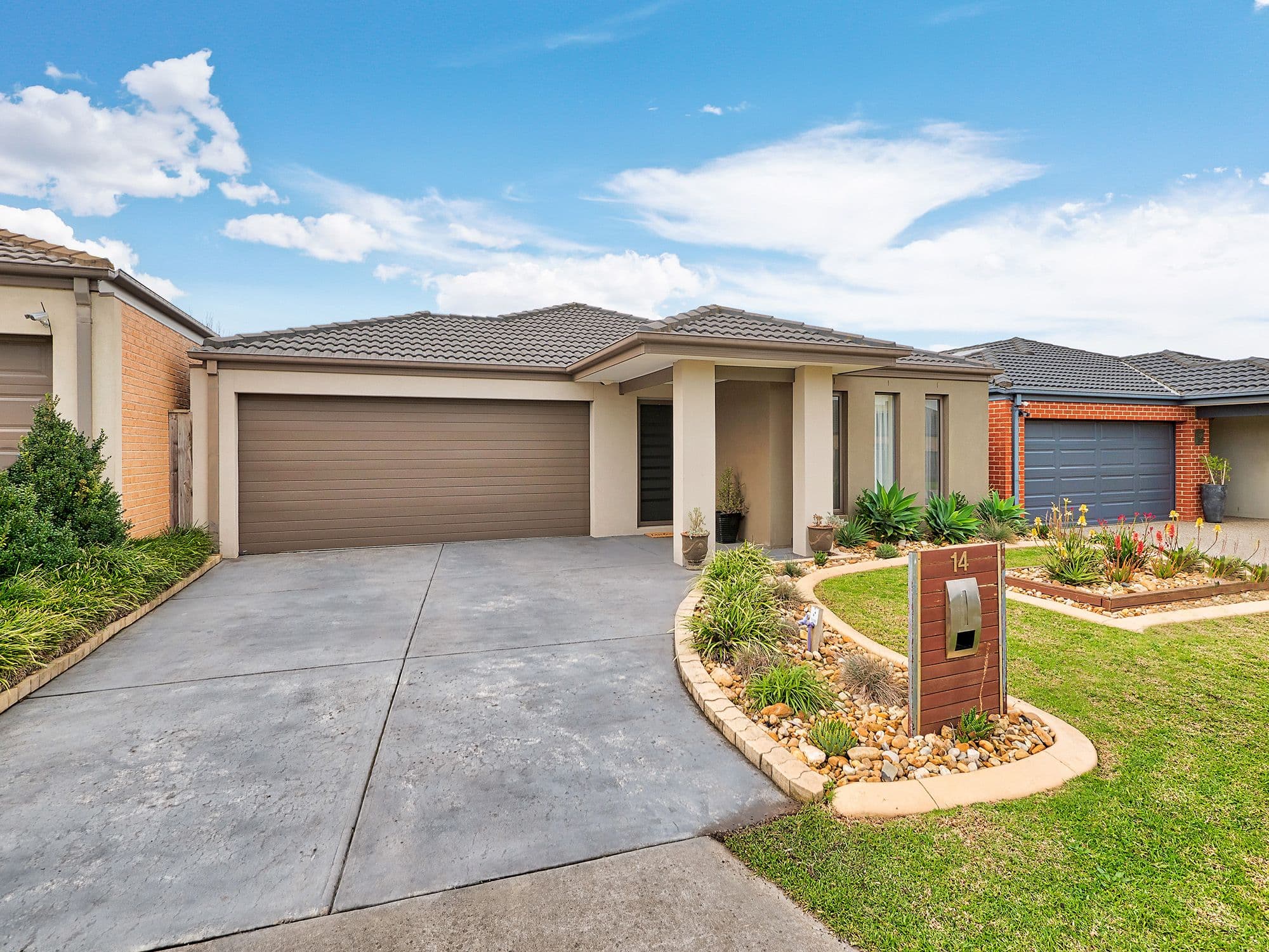 14 Fieldstone Crescent, Cranbourne North VIC 3977, Cranbourne North - Thumbnail 2