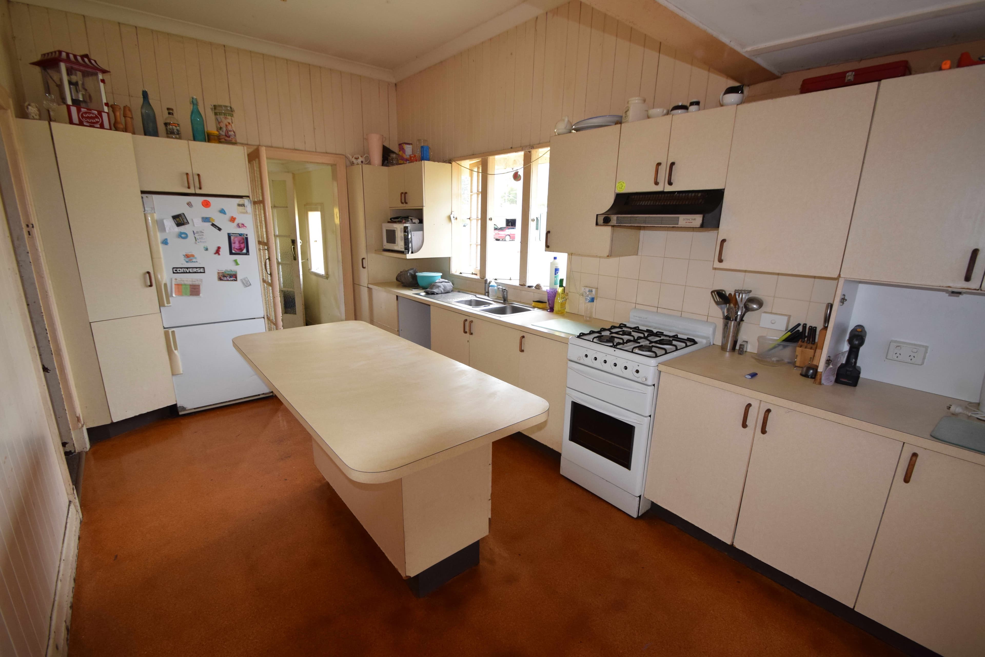 32 Mary Street, Esk QLD 4312, Esk - Thumbnail 2