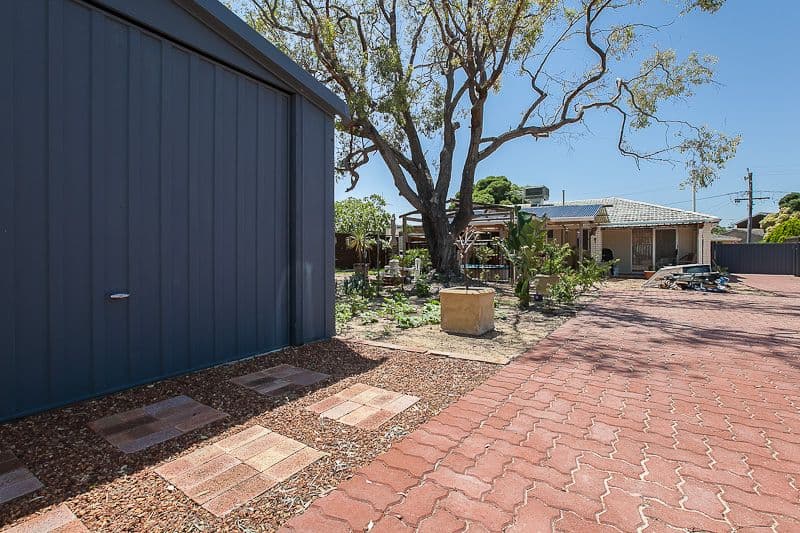 10 Hanretty Street, WARNBRO WA 6169, Warnbro - Thumbnail 3