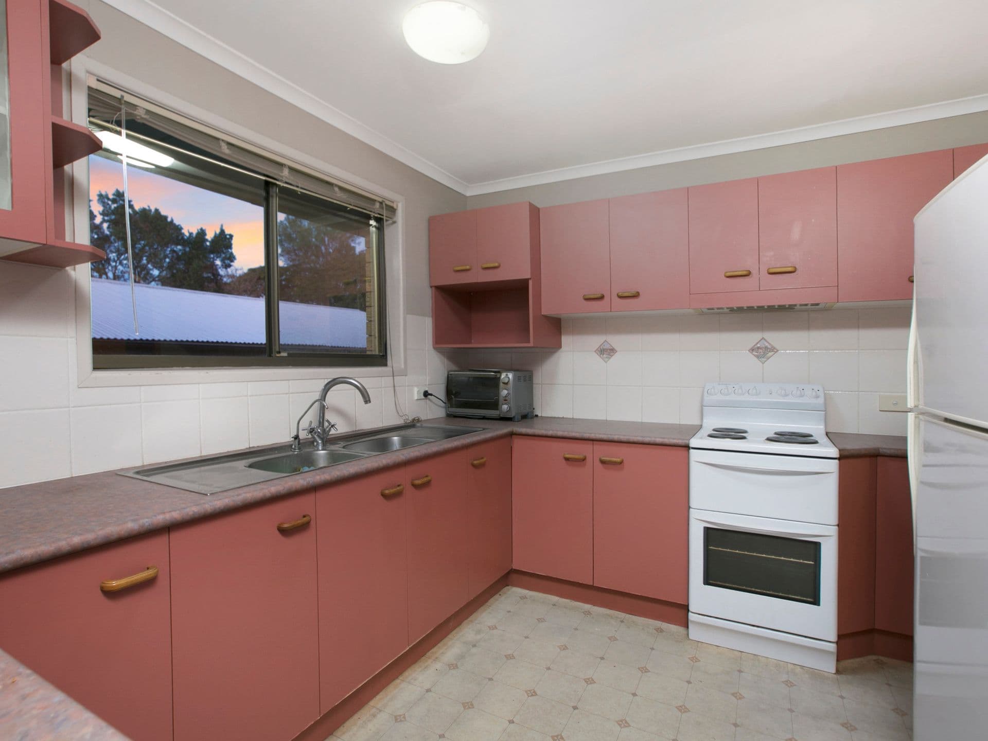 19 Megalong Street, Holland Park West QLD 4121, Holland Park West - Thumbnail 8