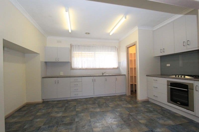 10 Cahill Street, WHITE HILLS VIC 3550, White Hills - Thumbnail 3