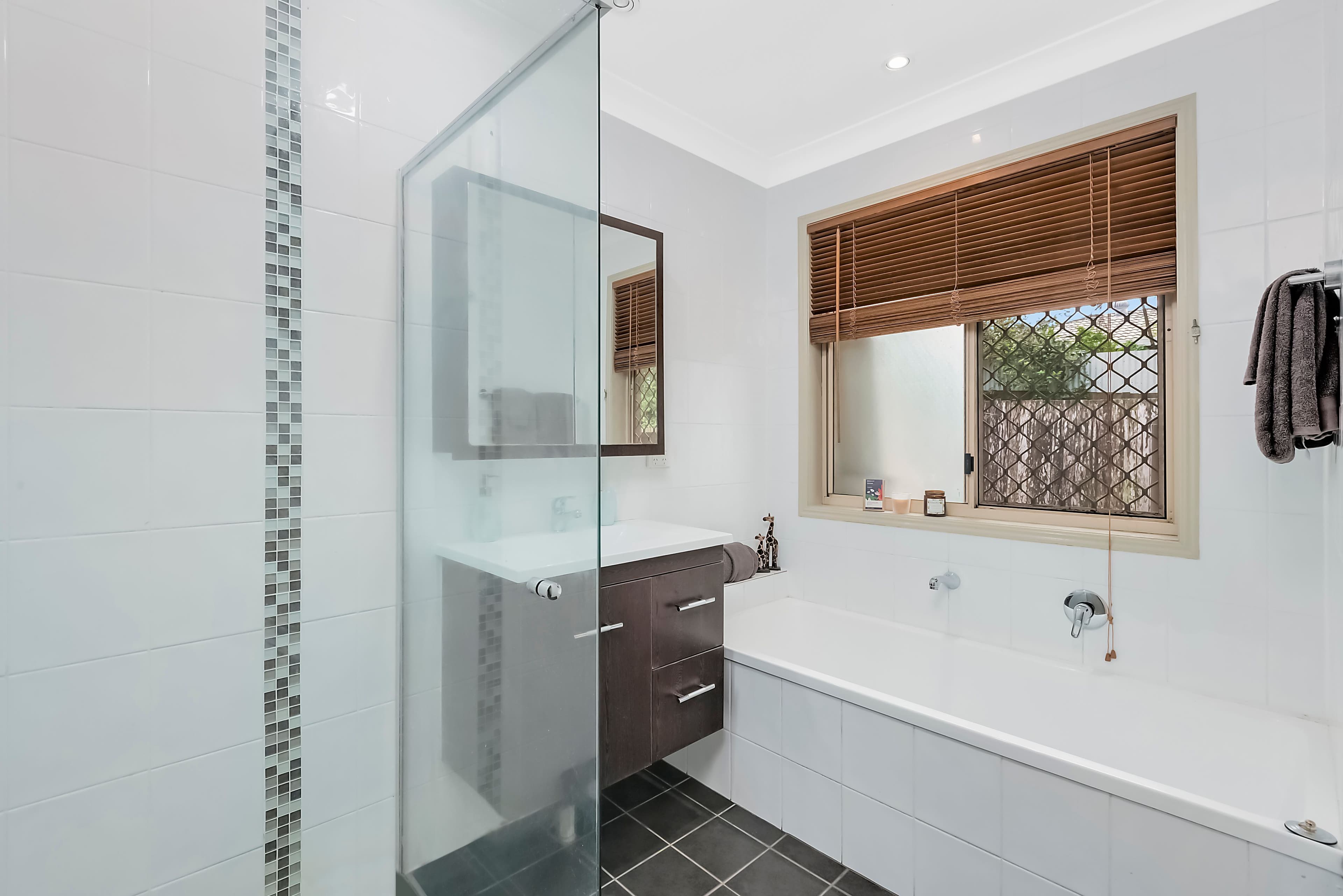69 Greenacre Drive, Parkwood QLD 4214, Parkwood - Thumbnail 8