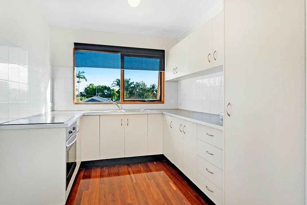 7 Chainey Avenue, Miami QLD 4220, Miami - Thumbnail 2