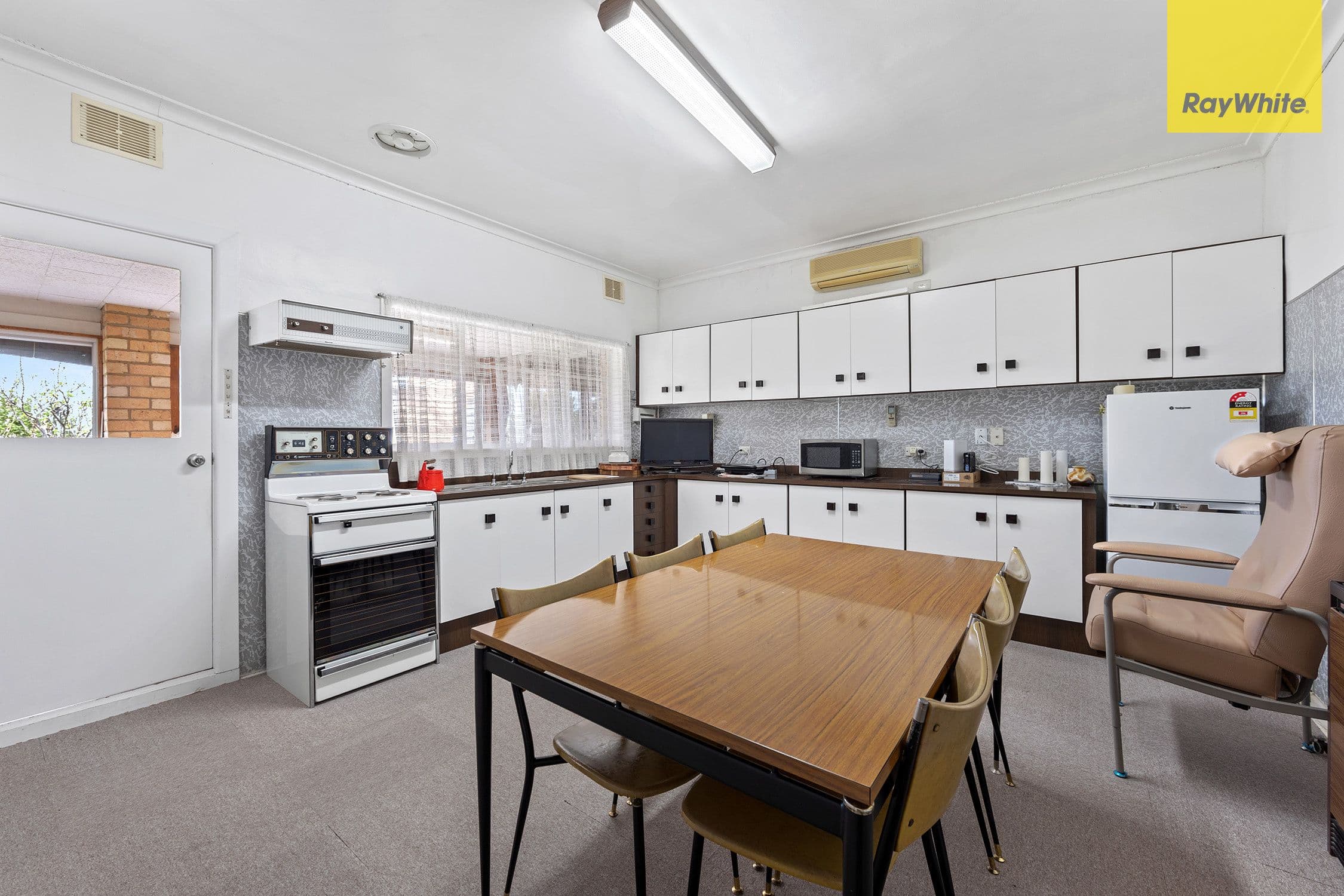 50 Collins Street, St Albans VIC 3021, St Albans - Thumbnail 3