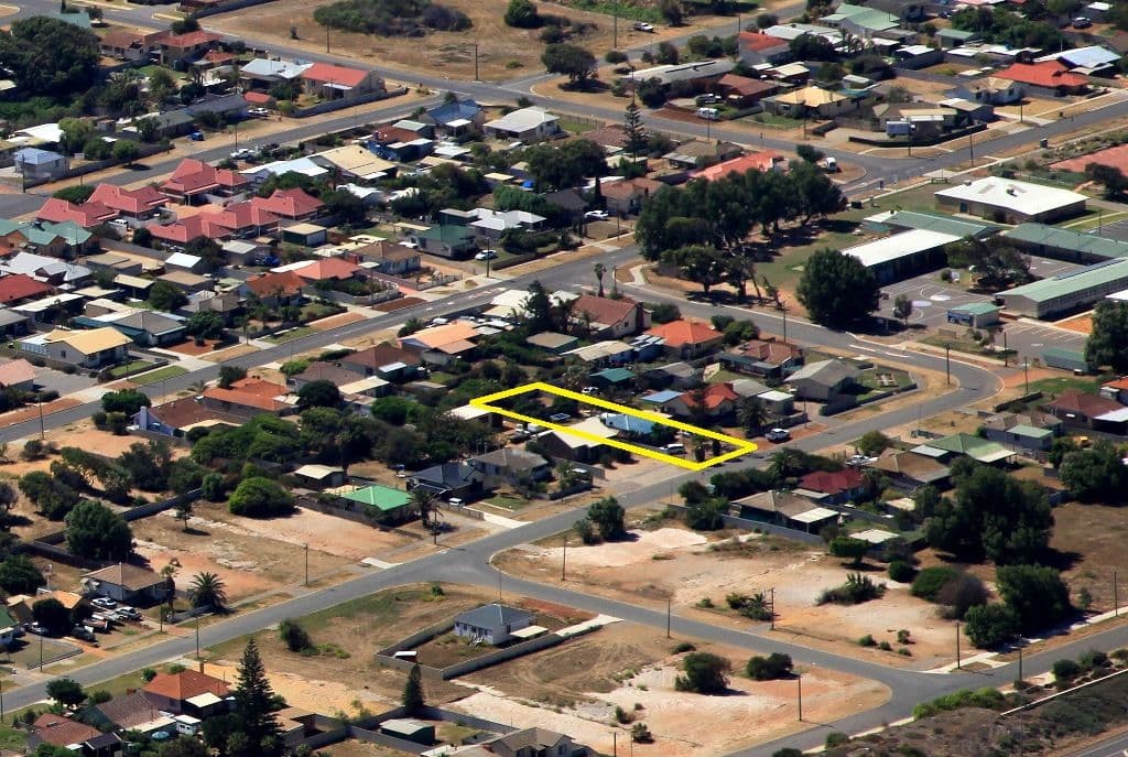 33 Maley Way, BEACHLANDS WA 6530, Beachlands - Thumbnail 2