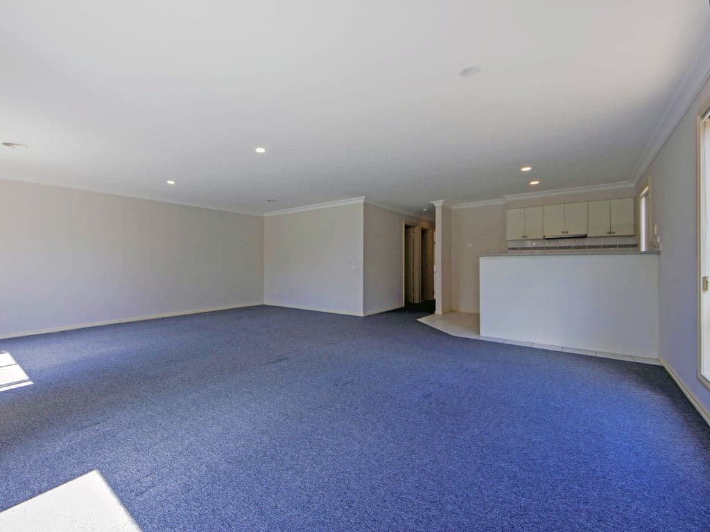 4 Amethyst Place, Werribee VIC 3030, Werribee - Thumbnail 2