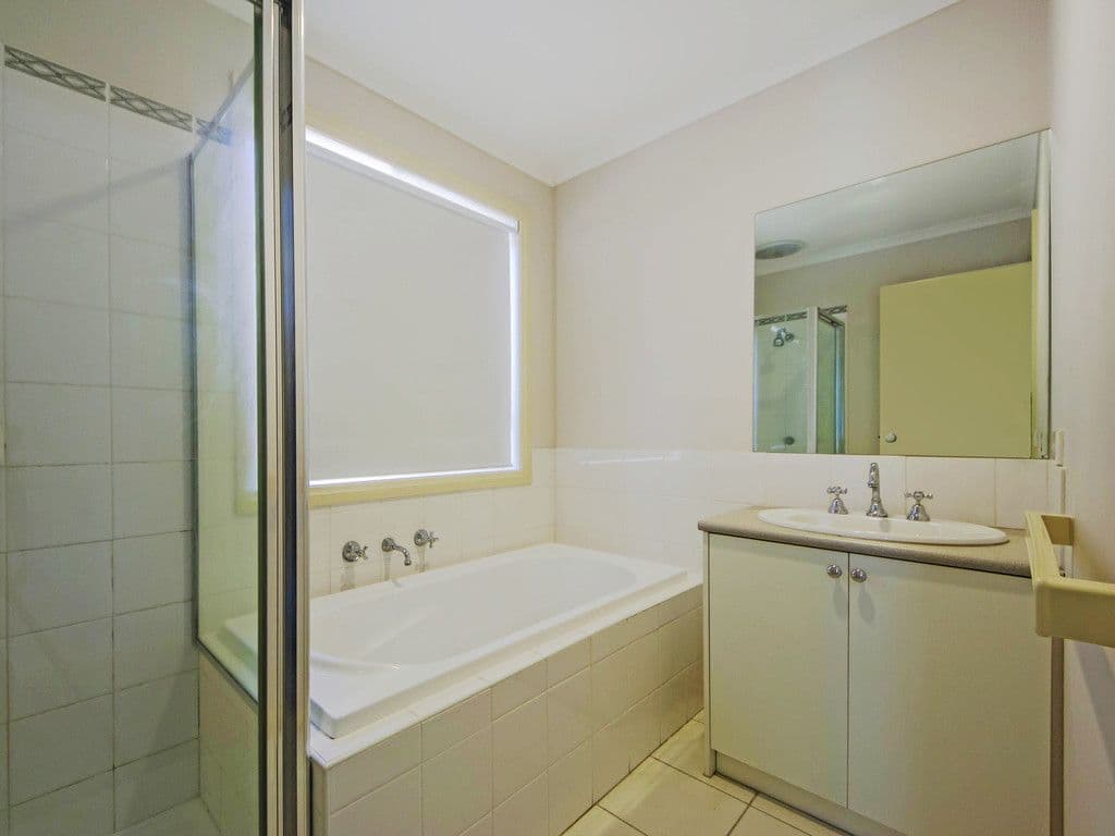 4 Amethyst Place, Werribee VIC 3030, Werribee - Thumbnail 6