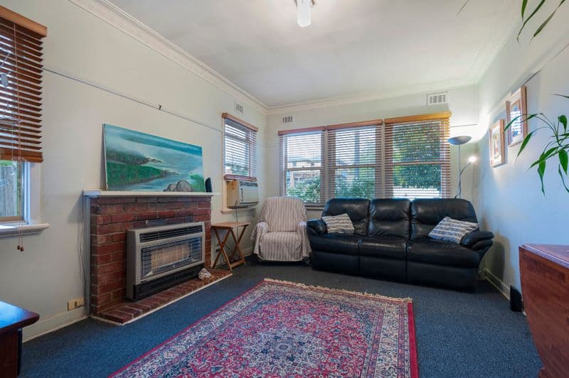 33 Gordon Grove, Preston VIC 3072, Preston - Thumbnail 2