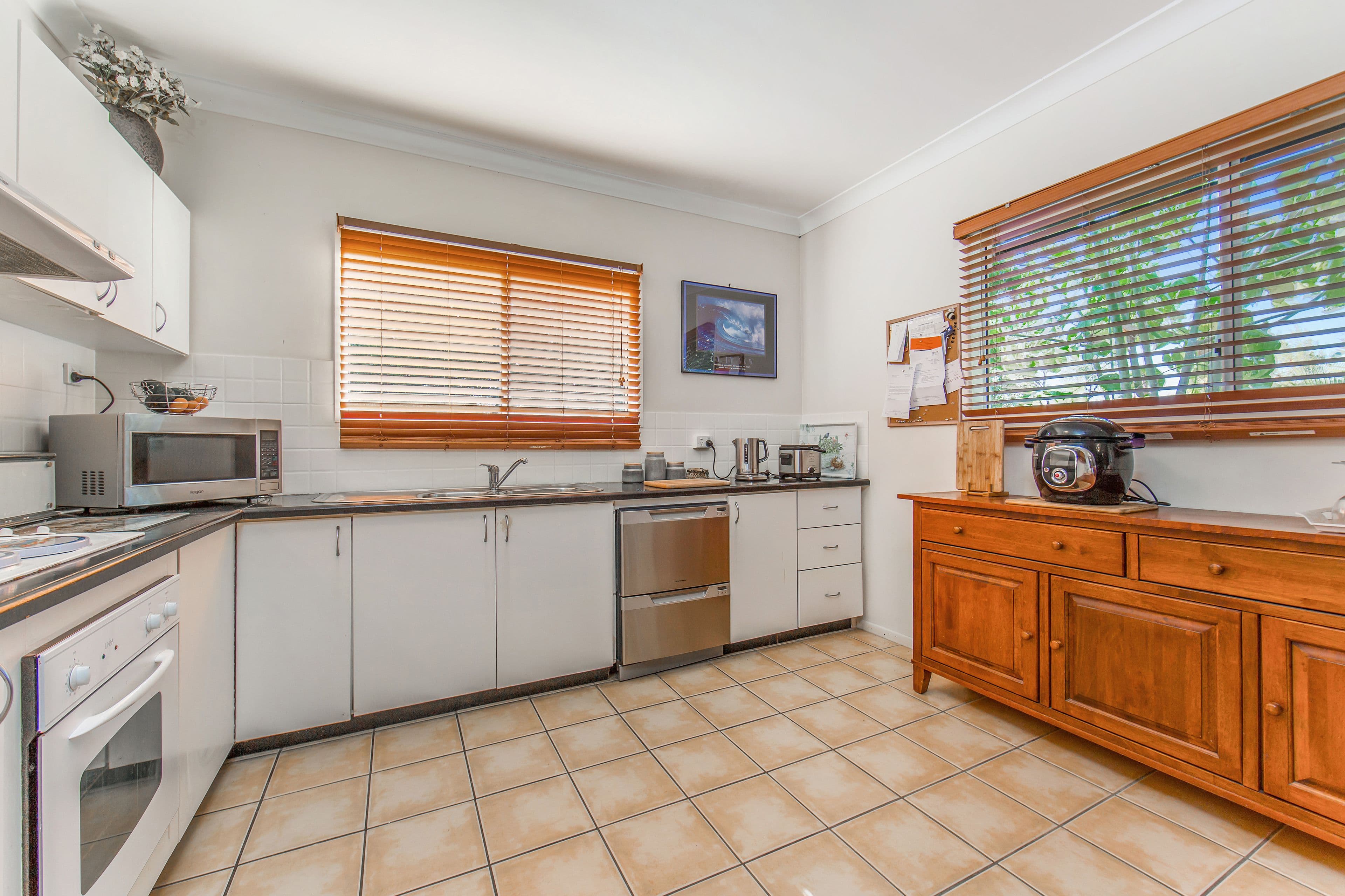 17 Collins Street, Woody Point QLD 4019, Woody Point - Thumbnail 4