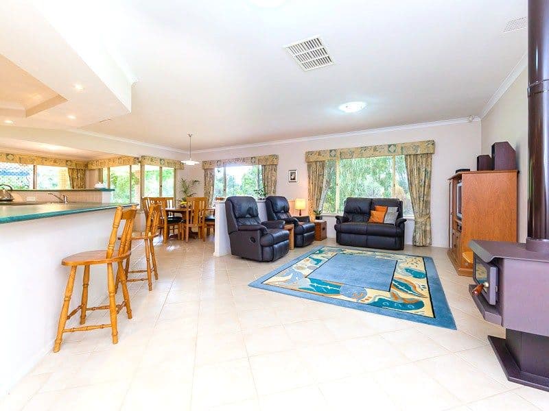 19 Tincombe Grove, BALDIVIS WA 6171, Baldivis - Thumbnail 2
