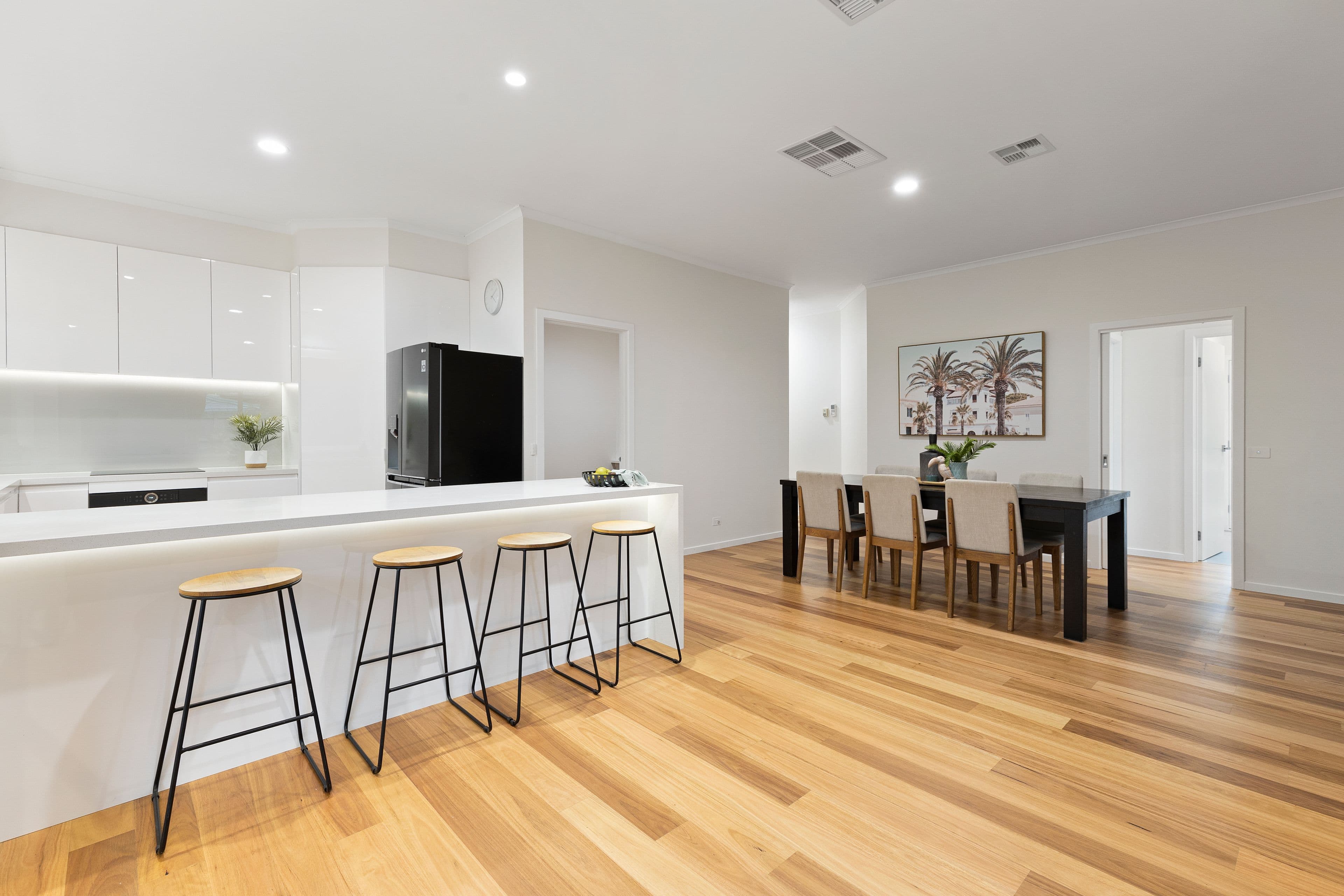 4 Gilda Court, Rowville VIC 3178, Rowville - Thumbnail 3