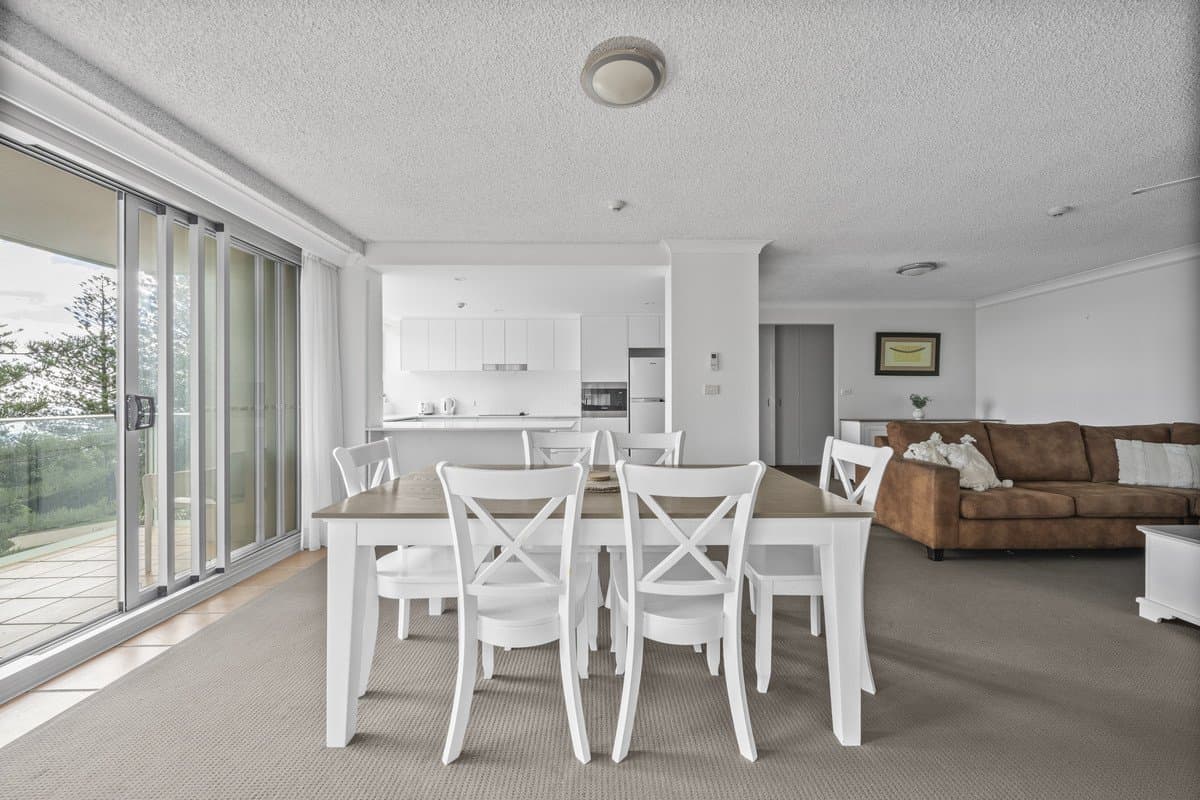 17/30-40 The Esplanade, Burleigh Heads QLD 4220, Burleigh Heads Property Image - Thumbnail 4