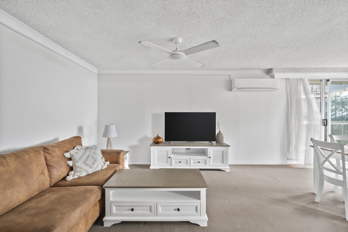 17/30-40 The Esplanade, Burleigh Heads QLD 4220, Burleigh Heads Property Image - Thumbnail 6