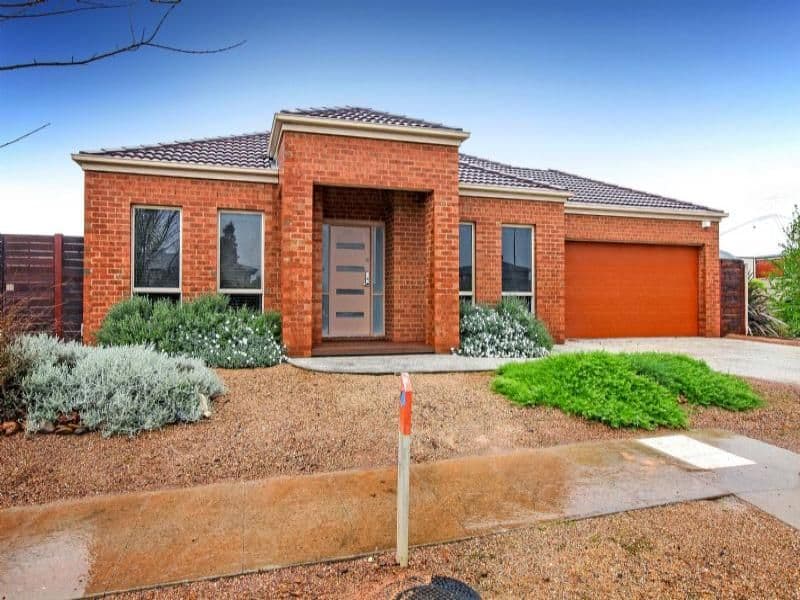 6 Anna Maree Place, Caroline Springs - Image 1