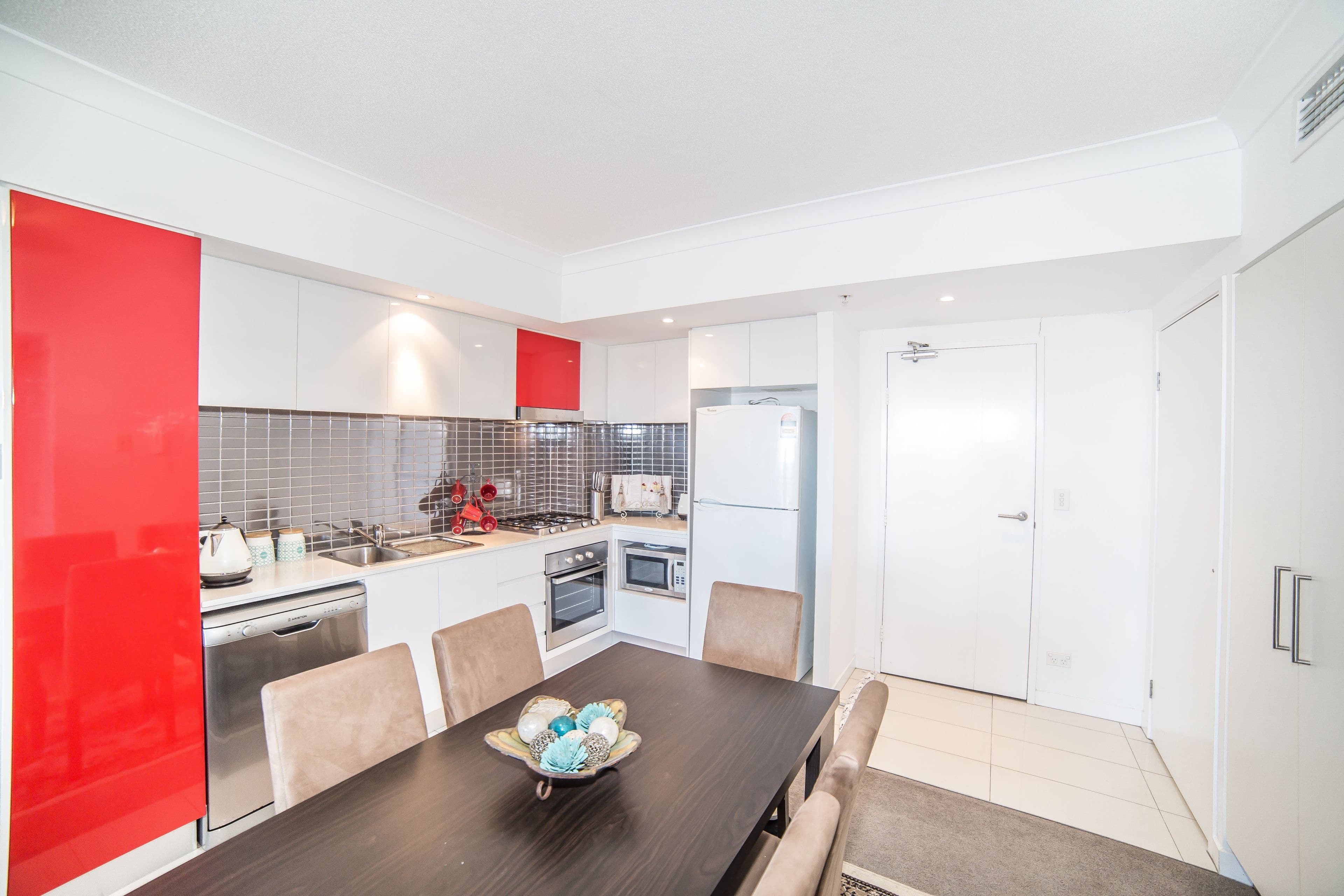 5 Lawson Street, Southport QLD 4215, Southport - Thumbnail 8