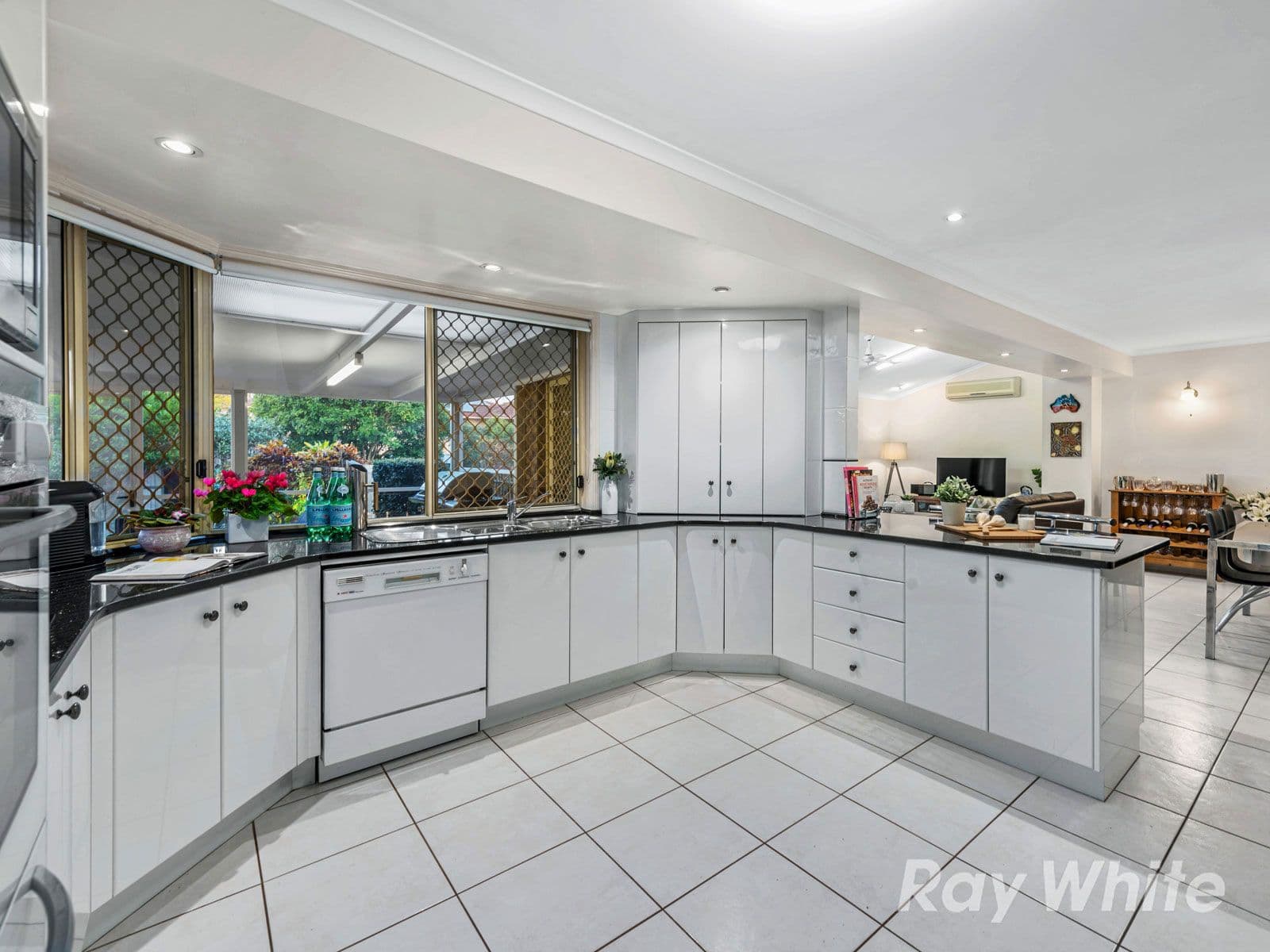 16 Cintra Place, Eight Mile Plains QLD 4113, Eight Mile Plains - Thumbnail 3