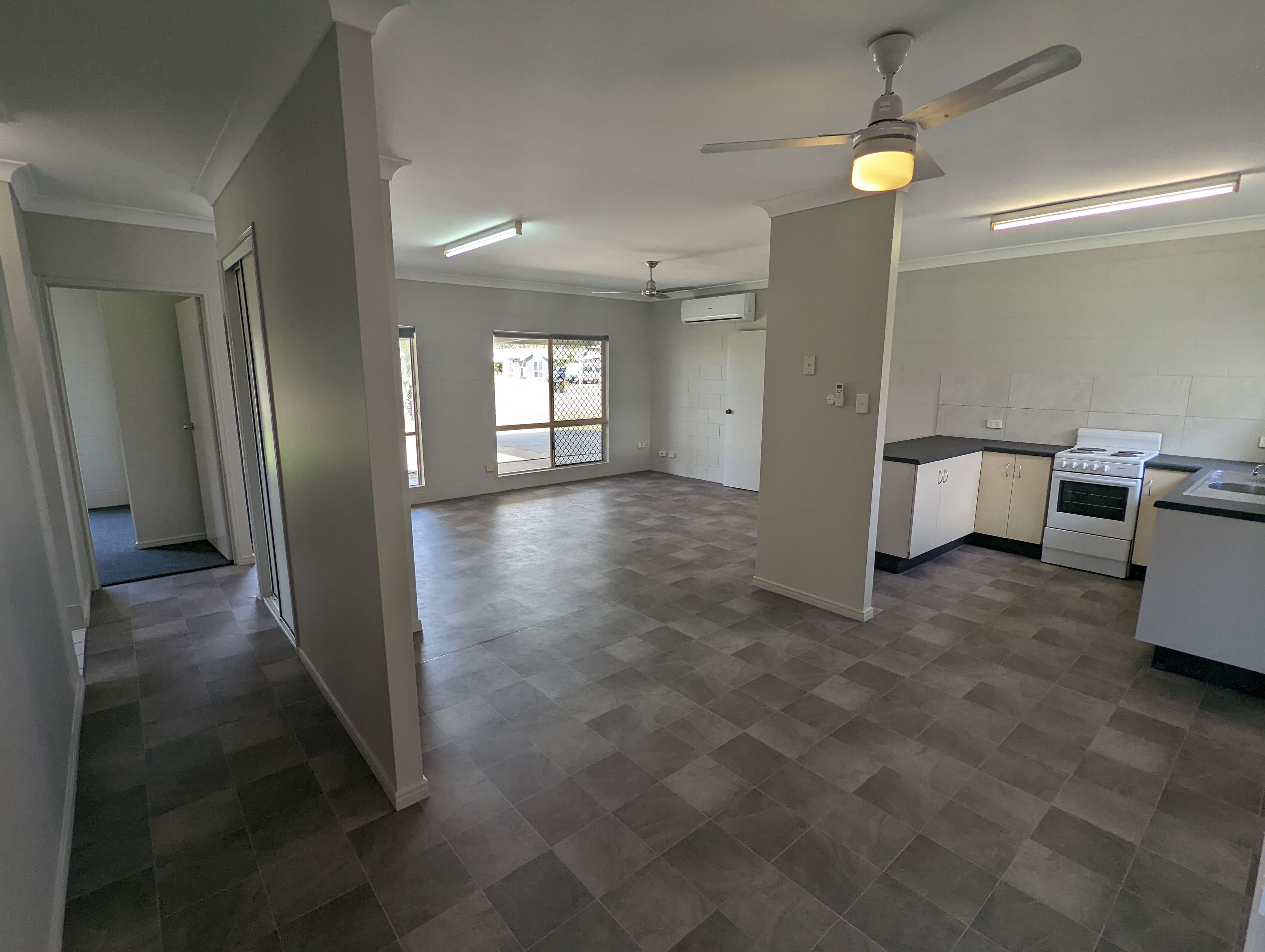 13 Amber Avenue, Rasmussen QLD 4815, Rasmussen - Thumbnail 4