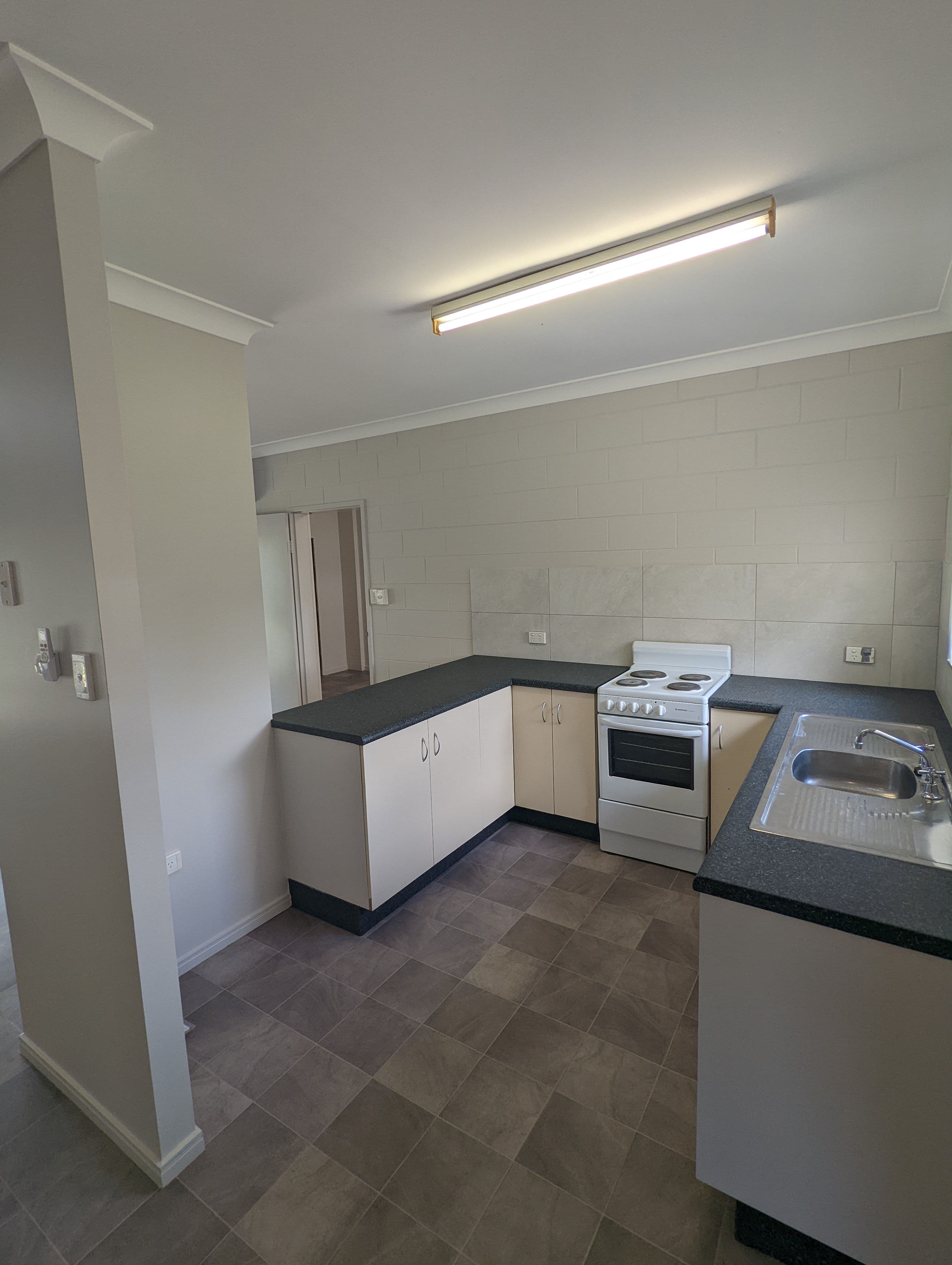 13 Amber Avenue, Rasmussen QLD 4815, Rasmussen - Thumbnail 5