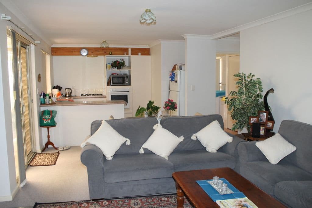 7 Shearwater, Ballajura WA 6066, Ballajura - Image 1