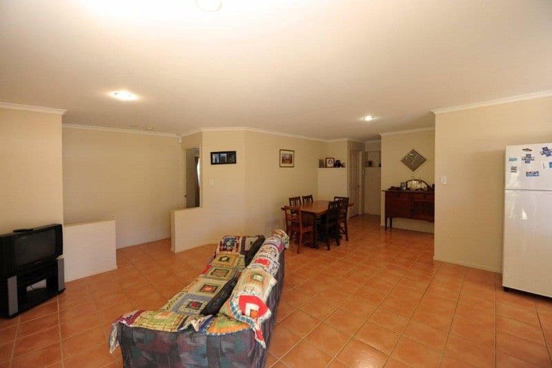 52 Gouldson Drive, KEARNEYS SPRING QLD 4350, Kearneys Spring - Thumbnail 4