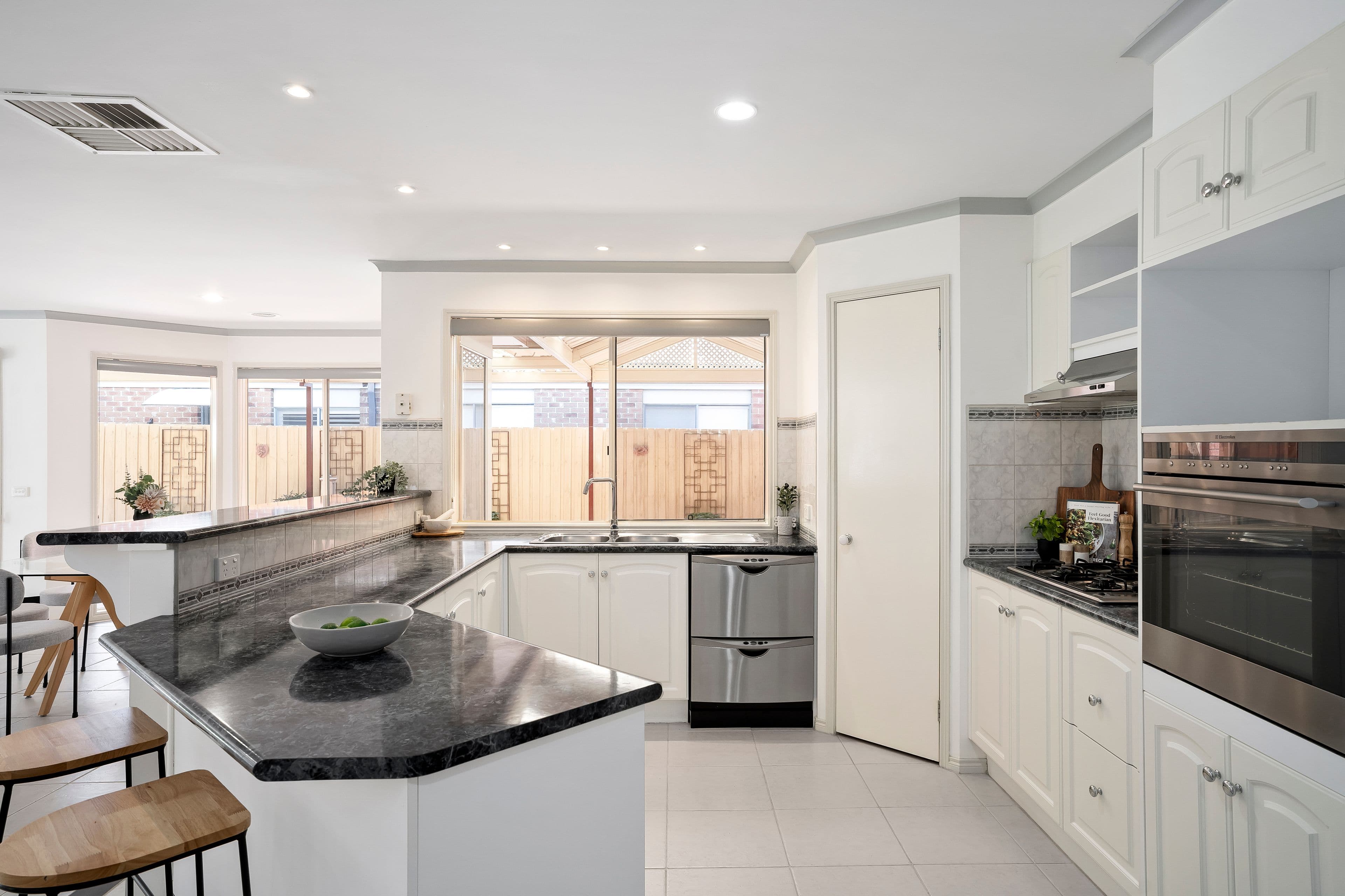 1 Ponsford Place, Sunbury VIC 3429, Sunbury - Thumbnail 3