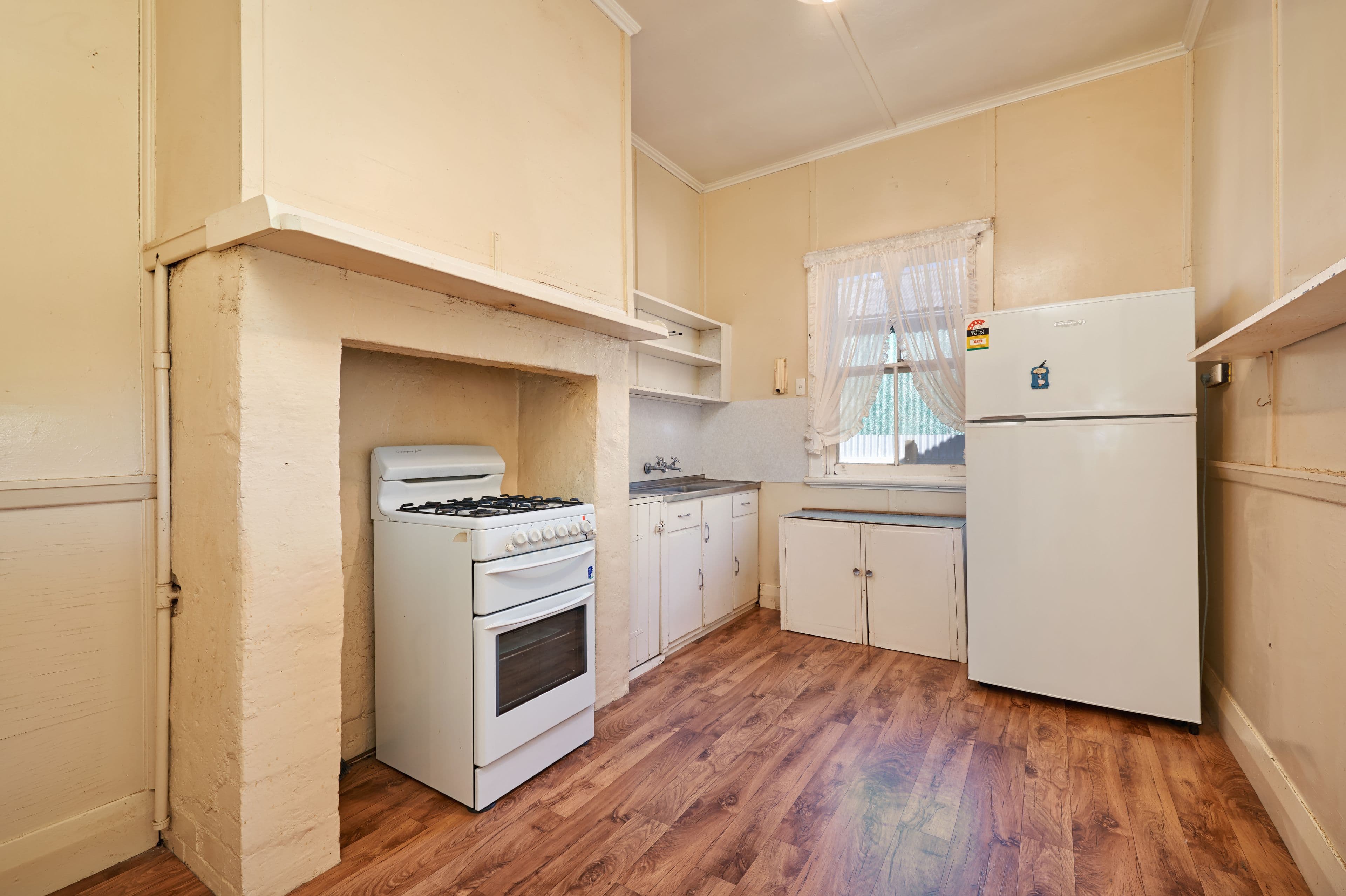 215 Gurwood Street, Wagga Wagga - Thumbnail 2