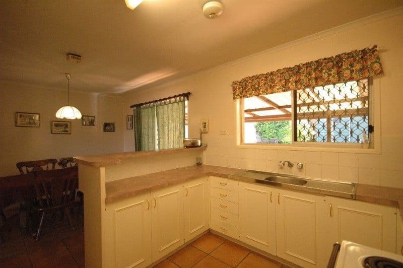 269 Mackenzie Street, CENTENARY HEIGHTS QLD 4350, Centenary Heights - Thumbnail 4