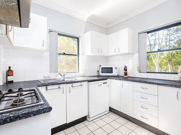13/16 Sadlier Crescent, Petersham - Thumbnail 3