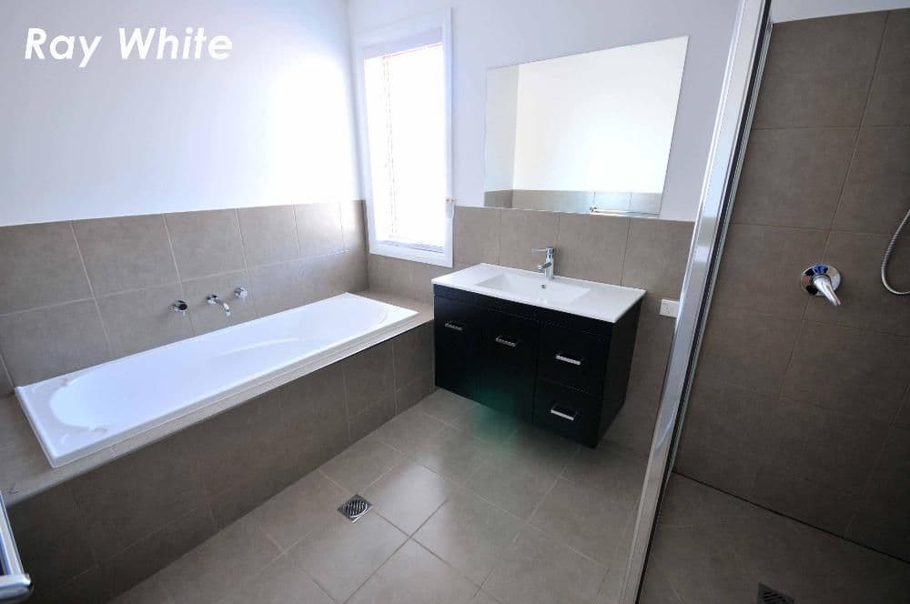 15 Chafia Place, LAVINGTON NSW 2641, Lavington - Thumbnail 3