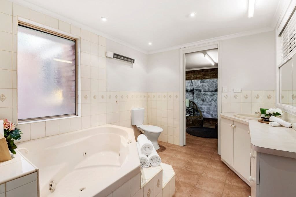 23 Watkins Street, Diamond Creek VIC 3089, Diamond Creek - Thumbnail 5