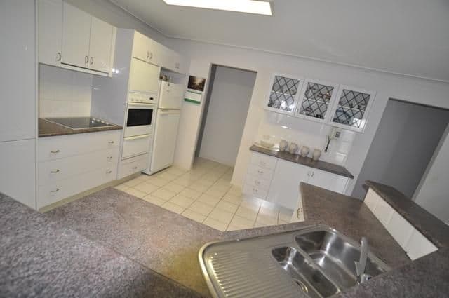 20 Glenwater Crescent, HELENSVALE QLD 4212, Helensvale - Thumbnail 3