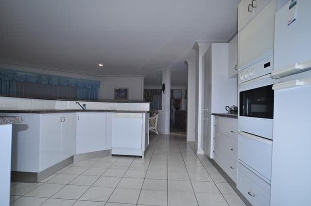 20 Glenwater Crescent, HELENSVALE QLD 4212, Helensvale - Thumbnail 4