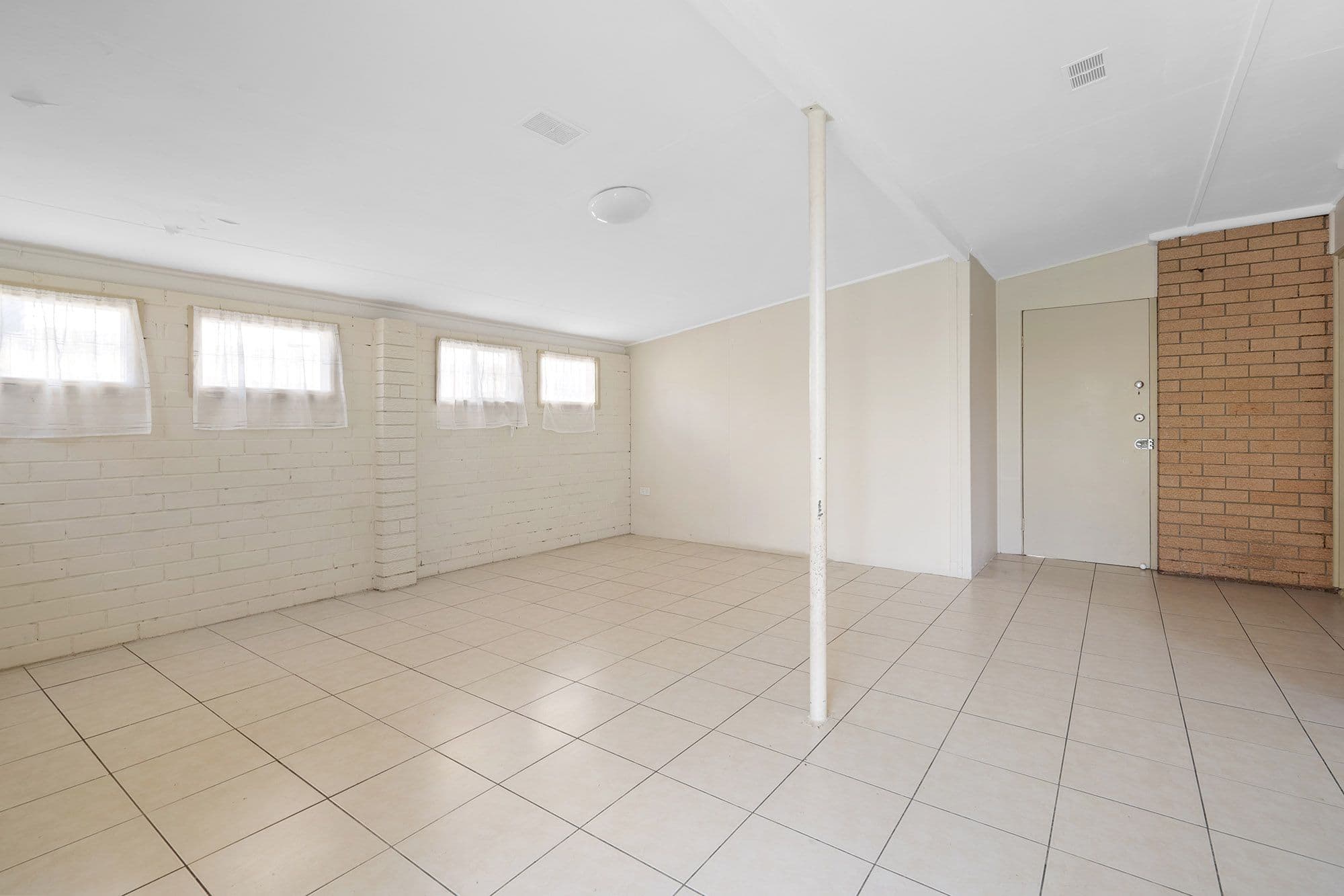 30 Edith Street, Kingston QLD 4114, Kingston - Thumbnail 3