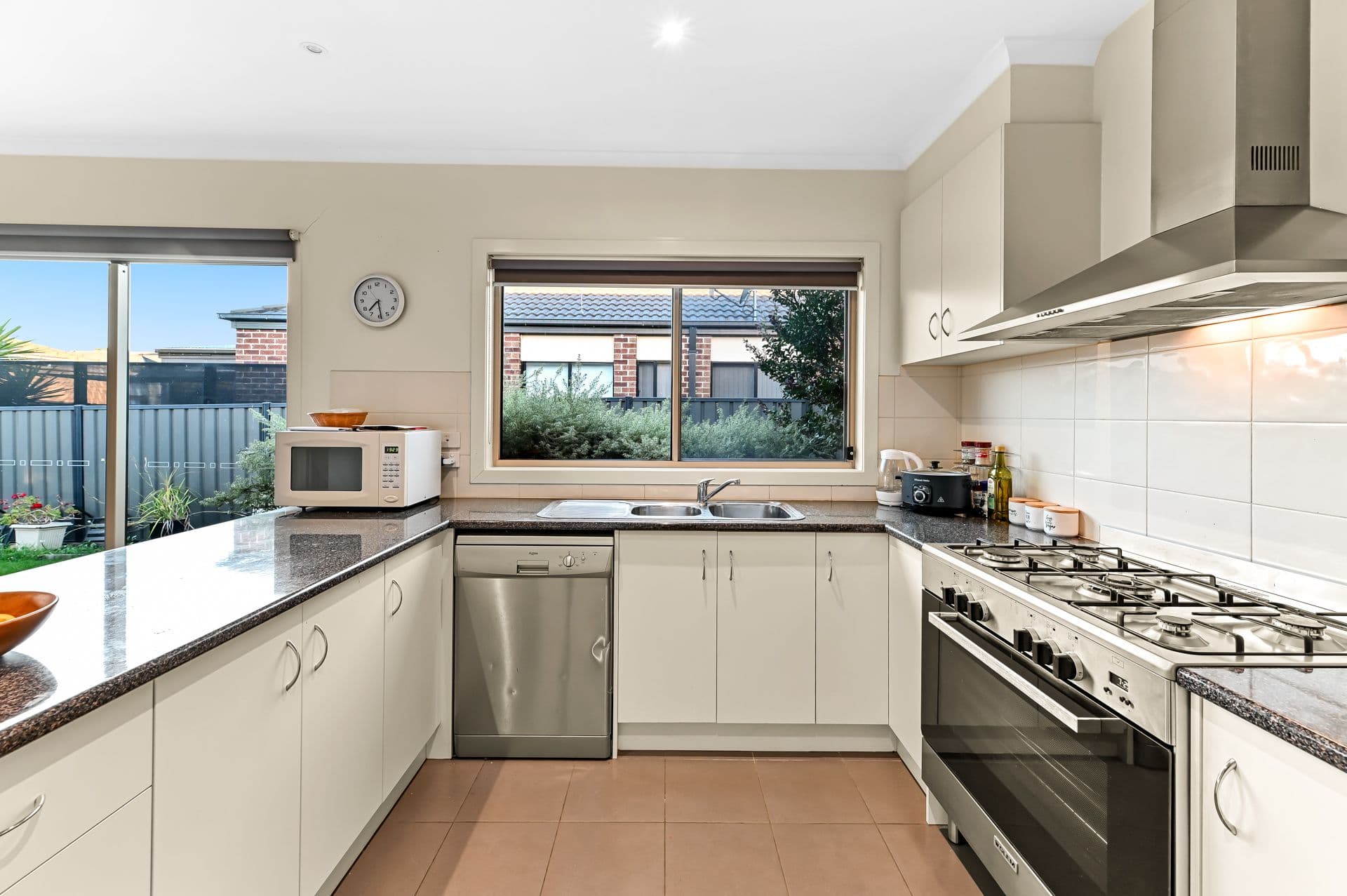 13 Appaloosa Grove, Clyde North VIC 3978, Clyde North - Thumbnail 3