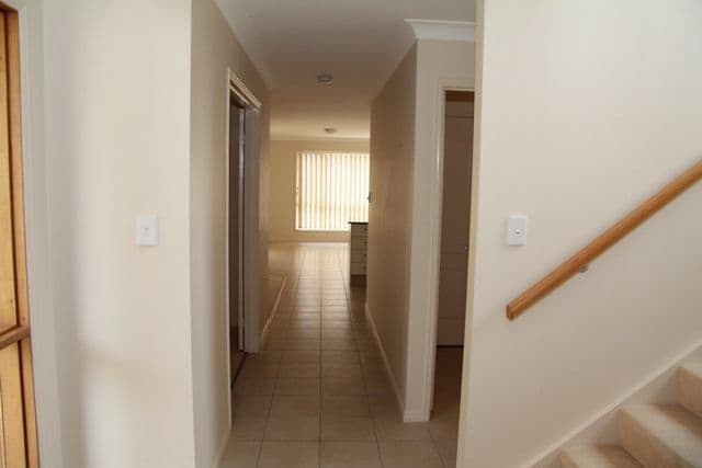 10 Noelene Lane, ARUNDEL QLD 4214, Arundel - Thumbnail 8