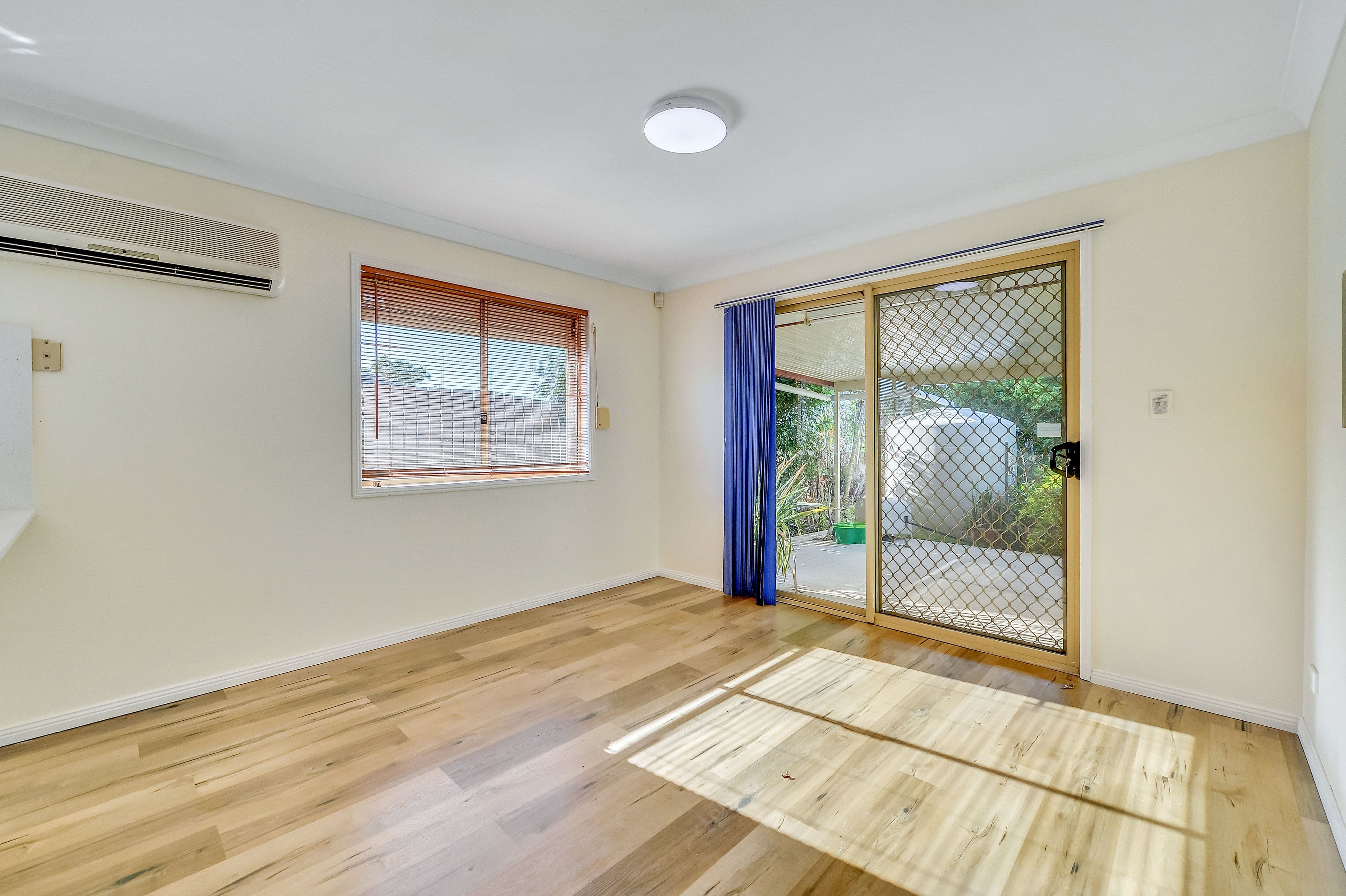 6 Newstead Crescent, REDBANK PLAINS QLD 4301, Redbank Plains - Thumbnail 3