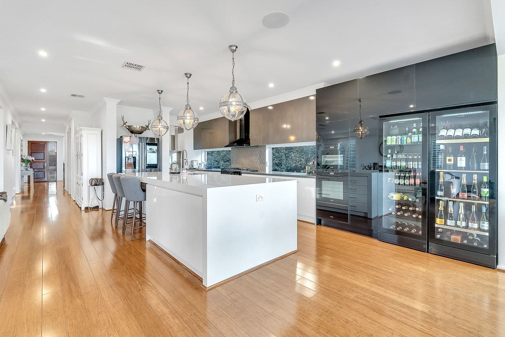 9 Celebration Drive, Sanctuary Lakes VIC 3030, Sanctuary Lakes - Thumbnail 2