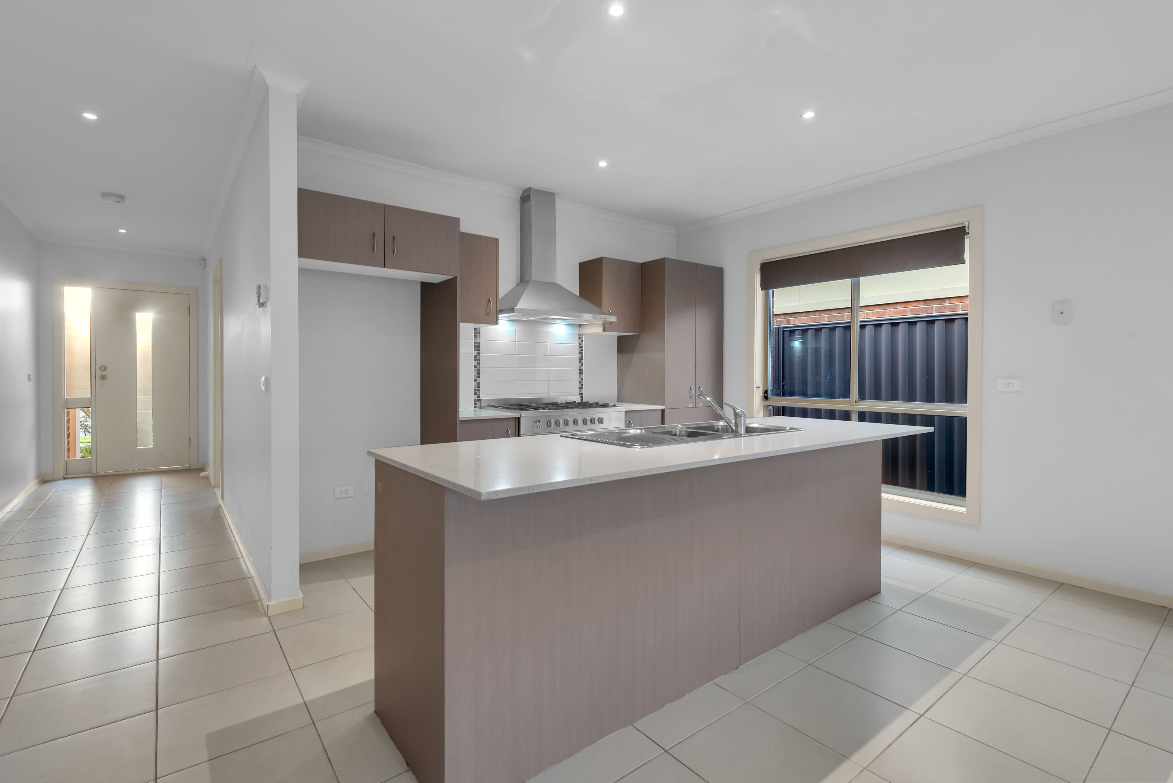4 Persimmon Lane, Pakenham VIC 3810, Pakenham - Thumbnail 3