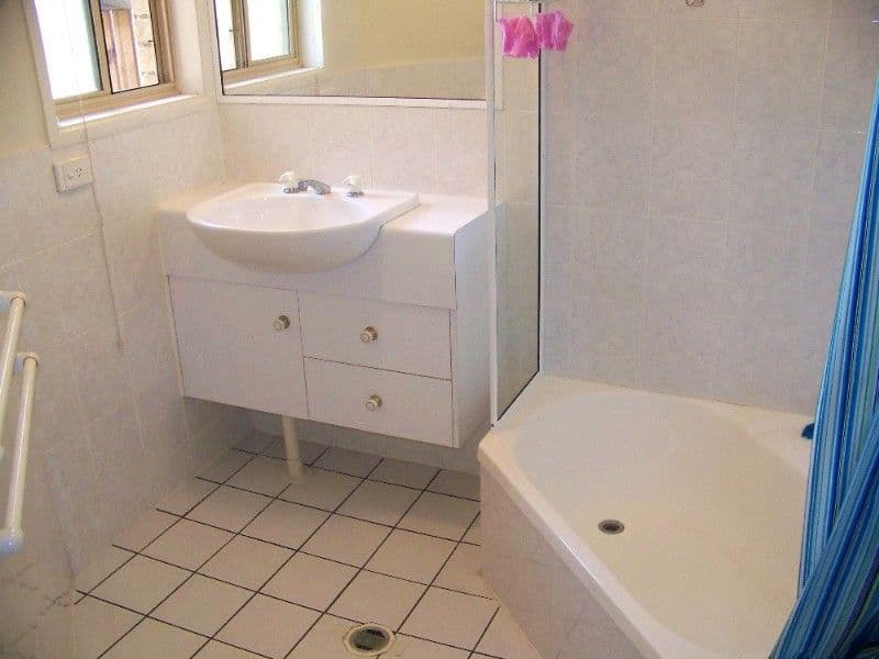 28 Holmead Road, EIGHT MILE PLAINS QLD 4113, Eight Mile Plains - Thumbnail 3