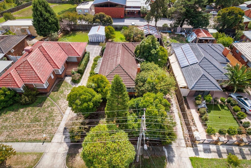 35 Fromhold Drive, Doncaster VIC 3108, Doncaster - Thumbnail 3