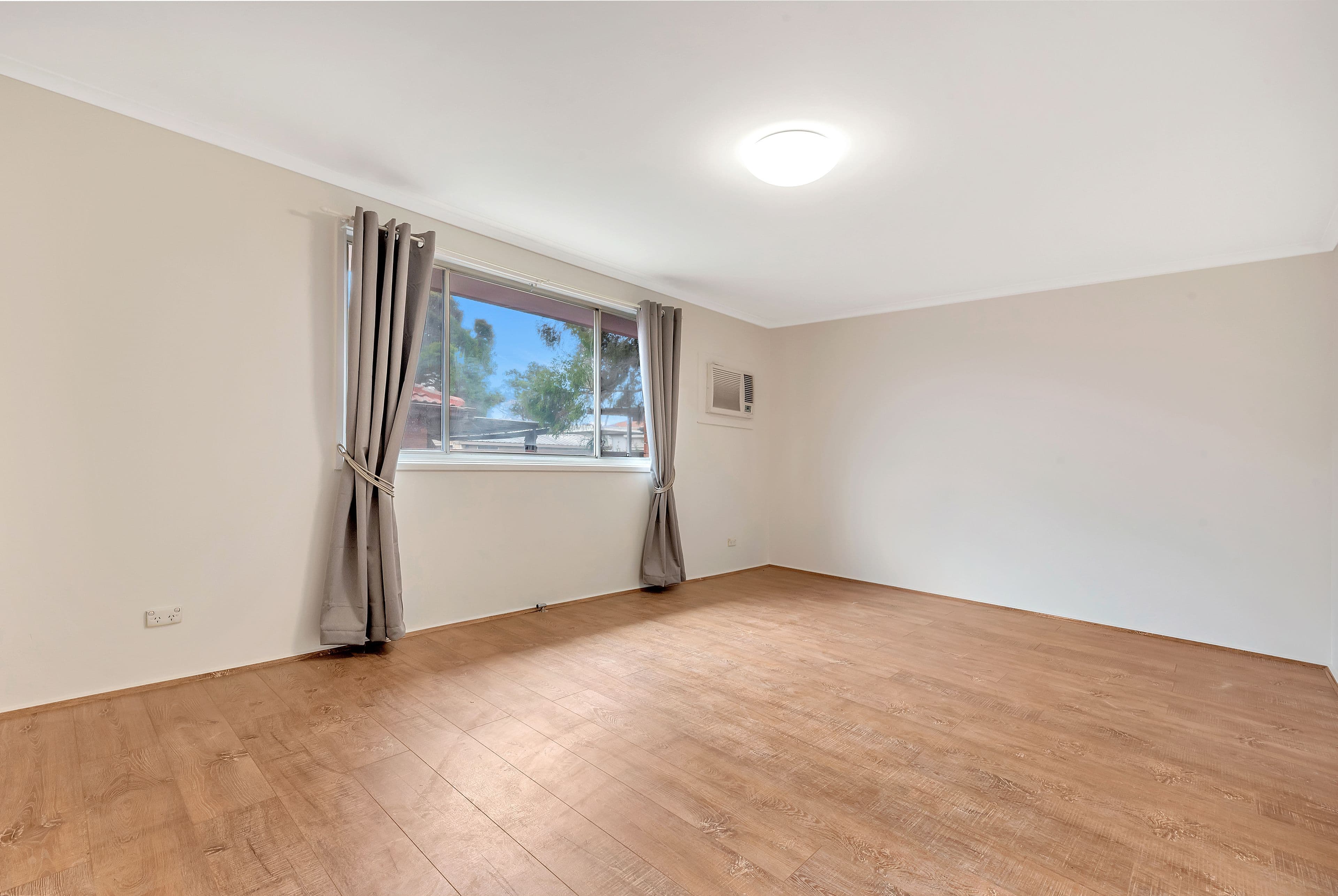 14 Tantani Avenue, Green Valley - Thumbnail 2
