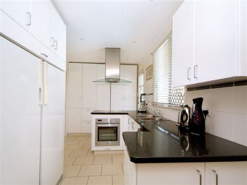 13 Berghofer Street, ROCKVILLE QLD 4350, Rockville - Thumbnail 3