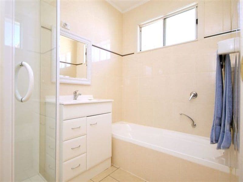 13 Berghofer Street, ROCKVILLE QLD 4350, Rockville - Thumbnail 6