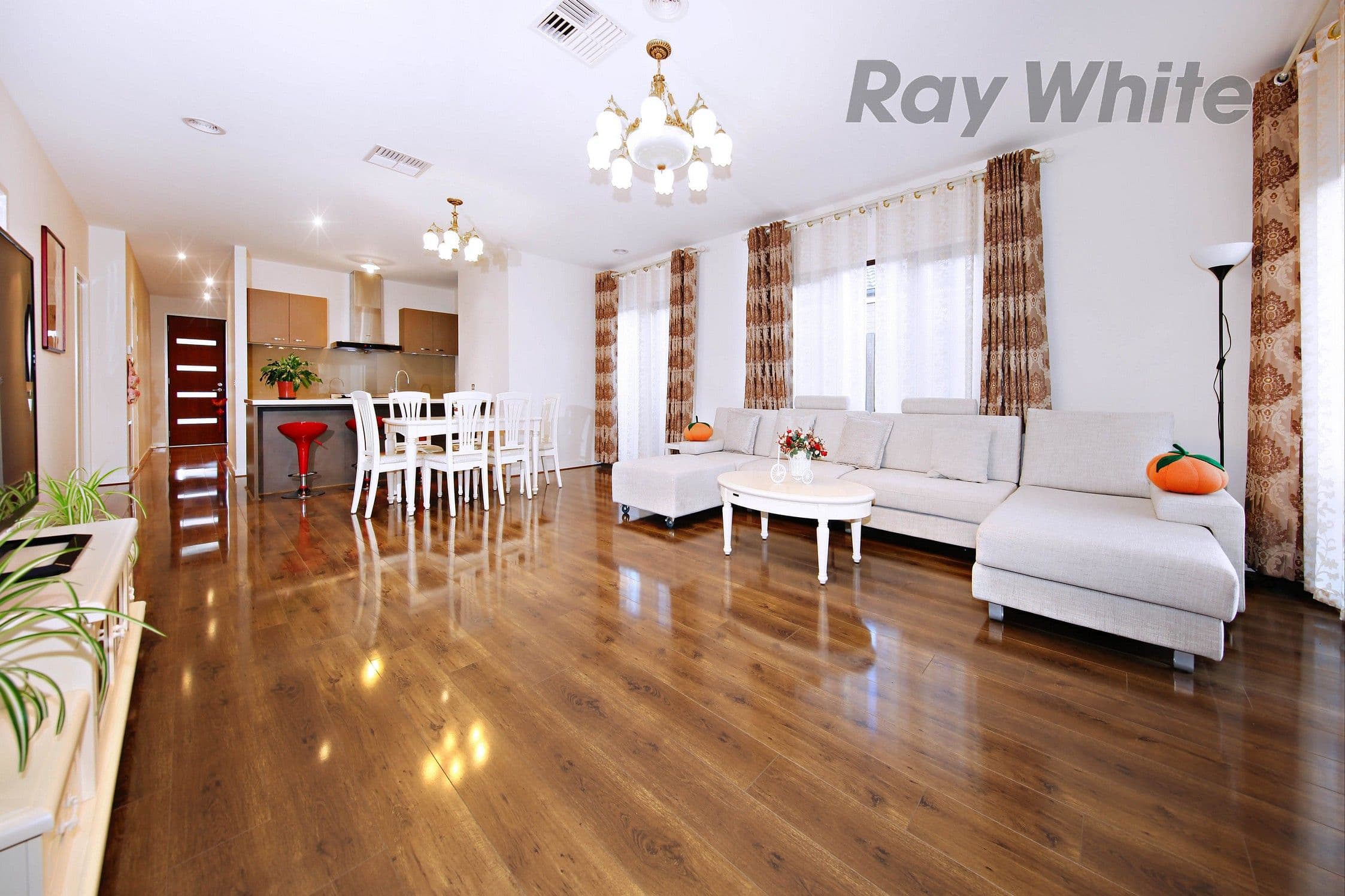 16 Heatherbell Avenue, Point Cook VIC 3030, Point Cook - Thumbnail 2
